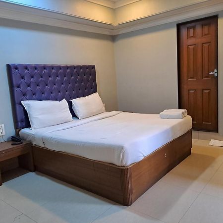 Hotel Cruz Royale Mumbai Dış mekan fotoğraf