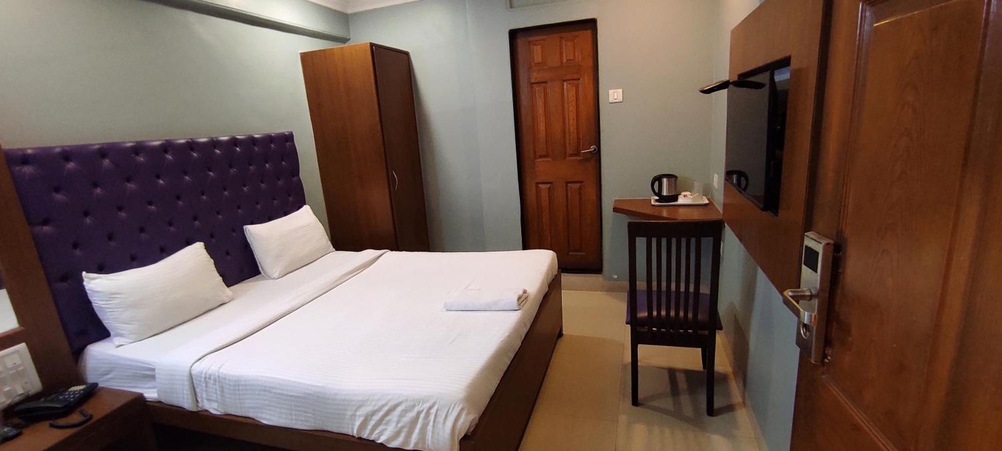Hotel Cruz Royale Mumbai Dış mekan fotoğraf